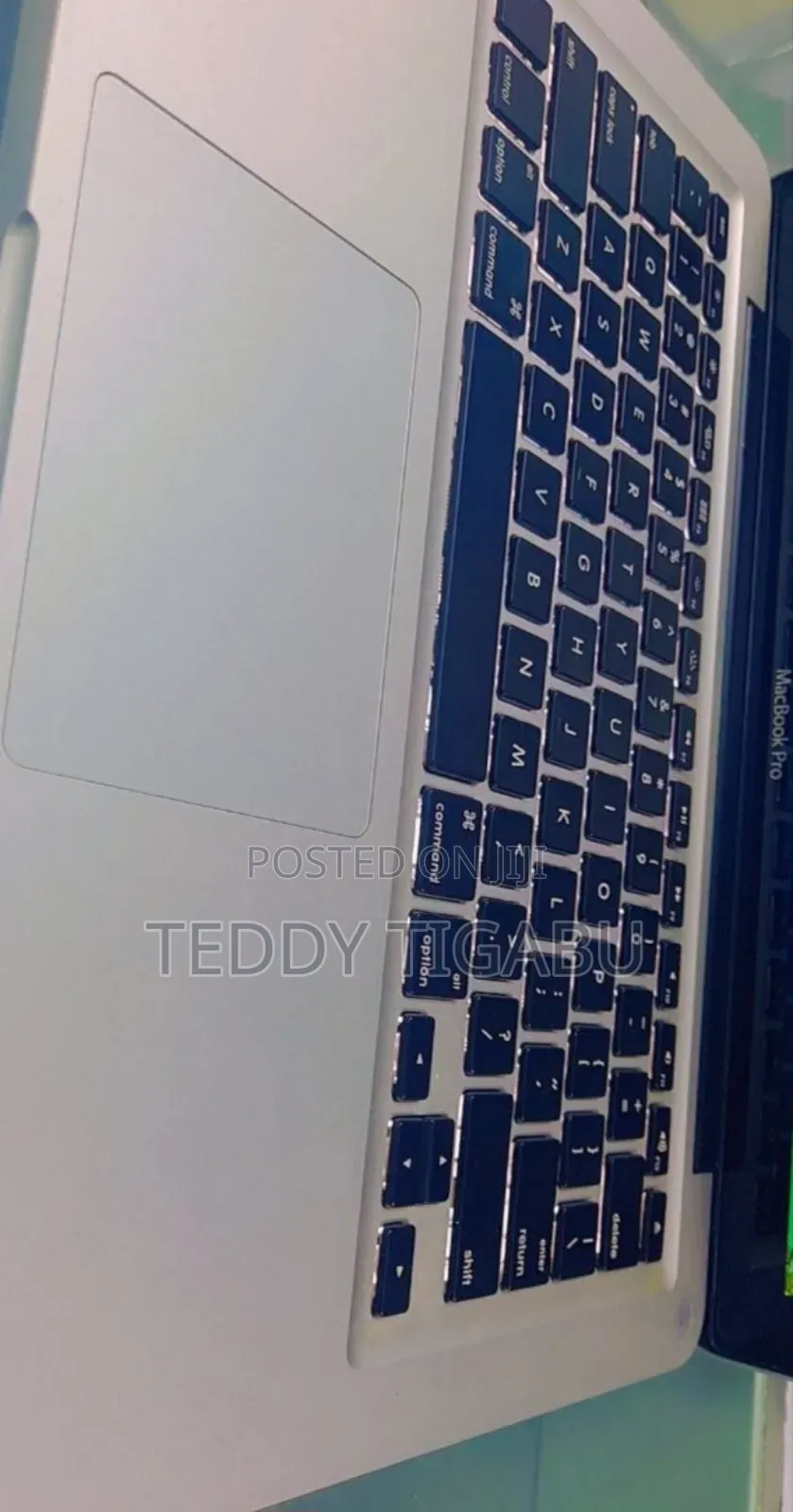 New Laptop Apple MacBook Pro 4GB Intel Core I5 SSD 500GB