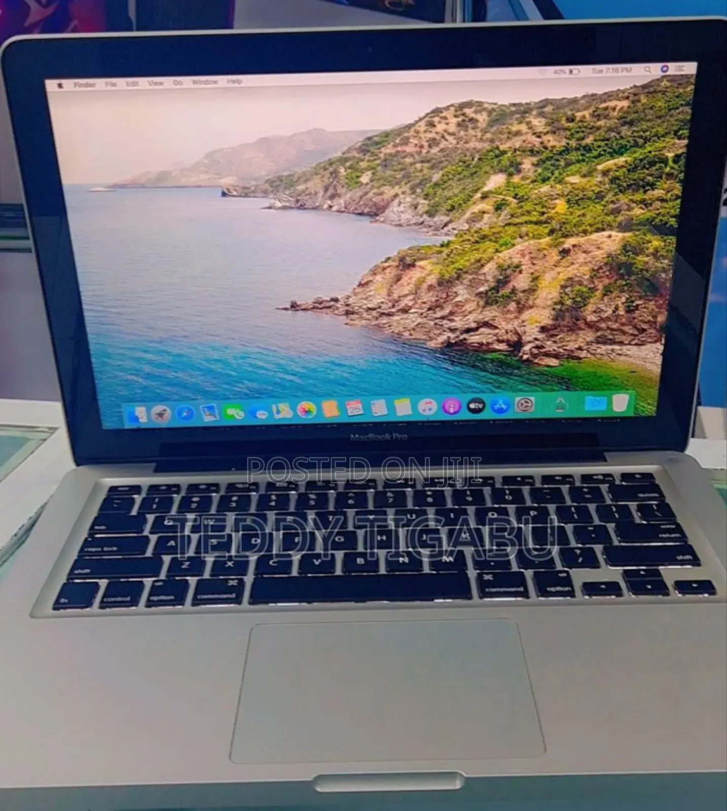New Laptop Apple MacBook Pro 4GB Intel Core I5 SSD 500GB