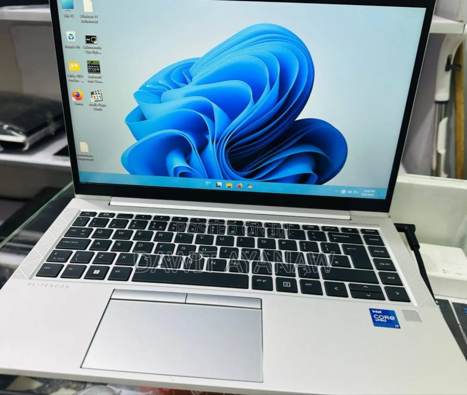 New Laptop HP EliteBook 830 G8 16GB Intel Core I5 SSD 512GB
