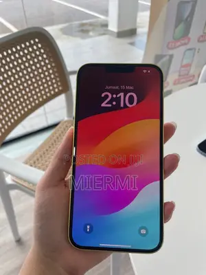 Photo - Apple iPhone 14 Plus 128 GB Yellow