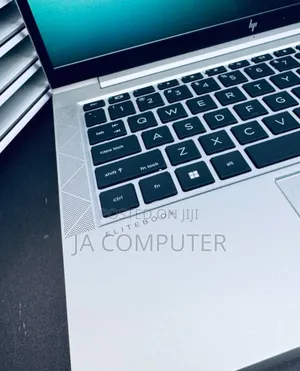 New Laptop HP EliteBook 840 G8 16GB Intel Core I5 SSD 512GB