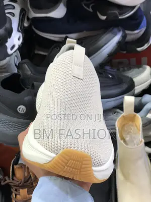 Skechers Sneakers Cream Color