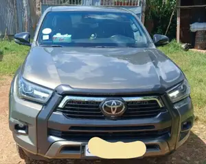 Toyota Hilux 2022 Green
