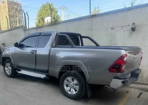 Toyota Hilux 2017 Gray