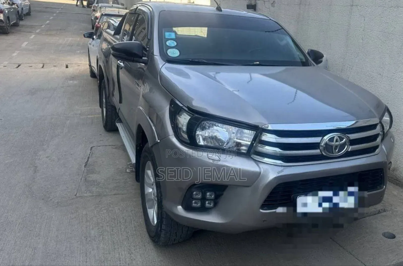 Toyota Hilux 2017 Gray