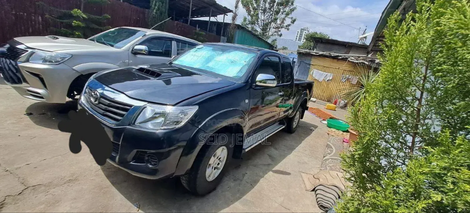 Toyota Hilux 2013 Black