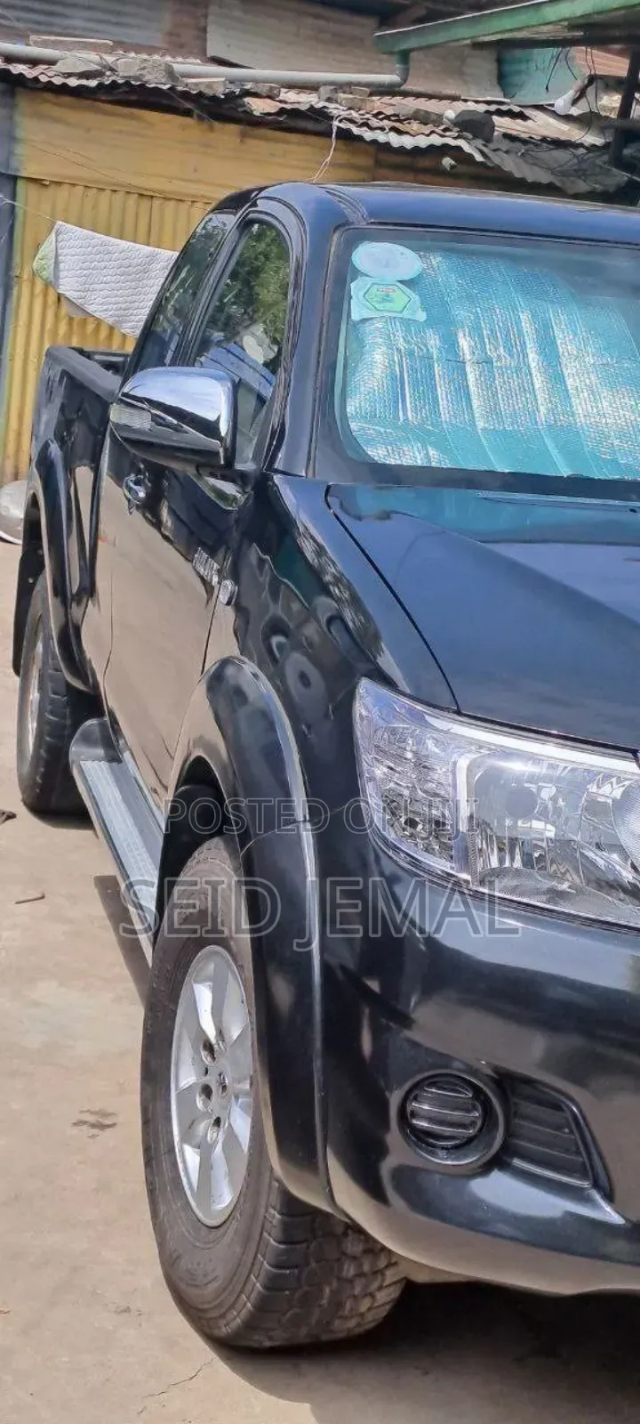 Toyota Hilux 2013 Black