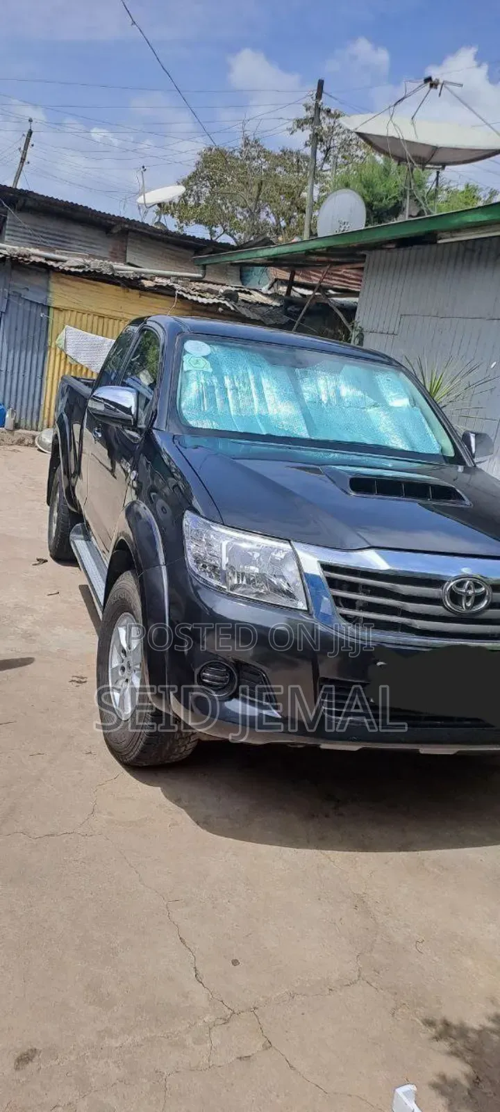 Toyota Hilux 2013 Black