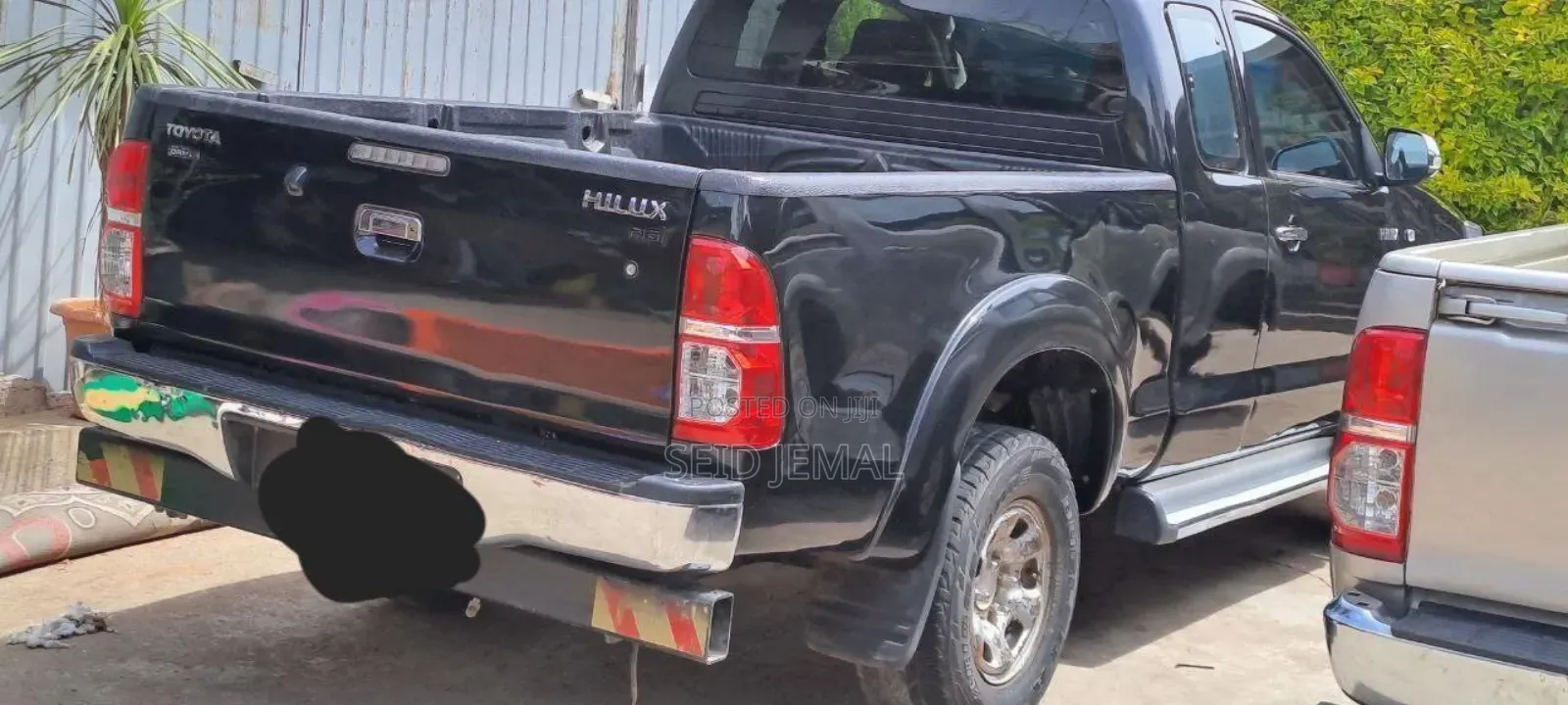 Toyota Hilux 2013 Black