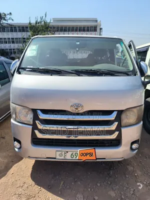 Photo - Toyota HiAce 2007 Silver
