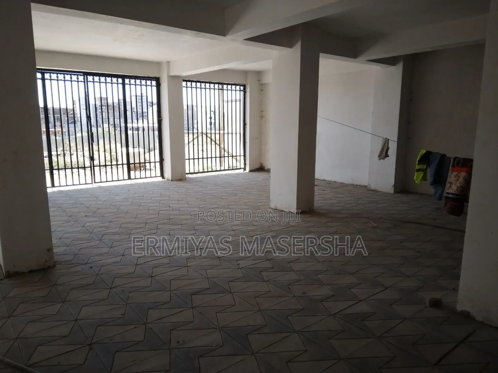 Furnished 3bdrm Apartment in Yeka for sale