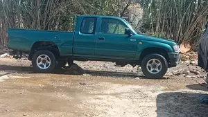 Toyota Hilux 2001 Green