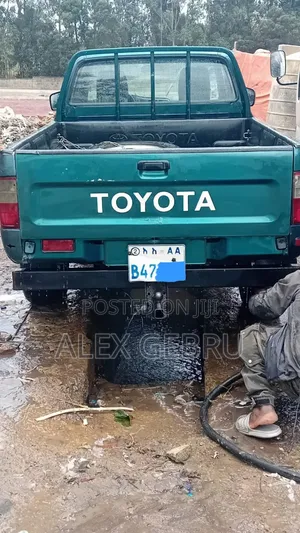 Toyota Hilux 2001 Green