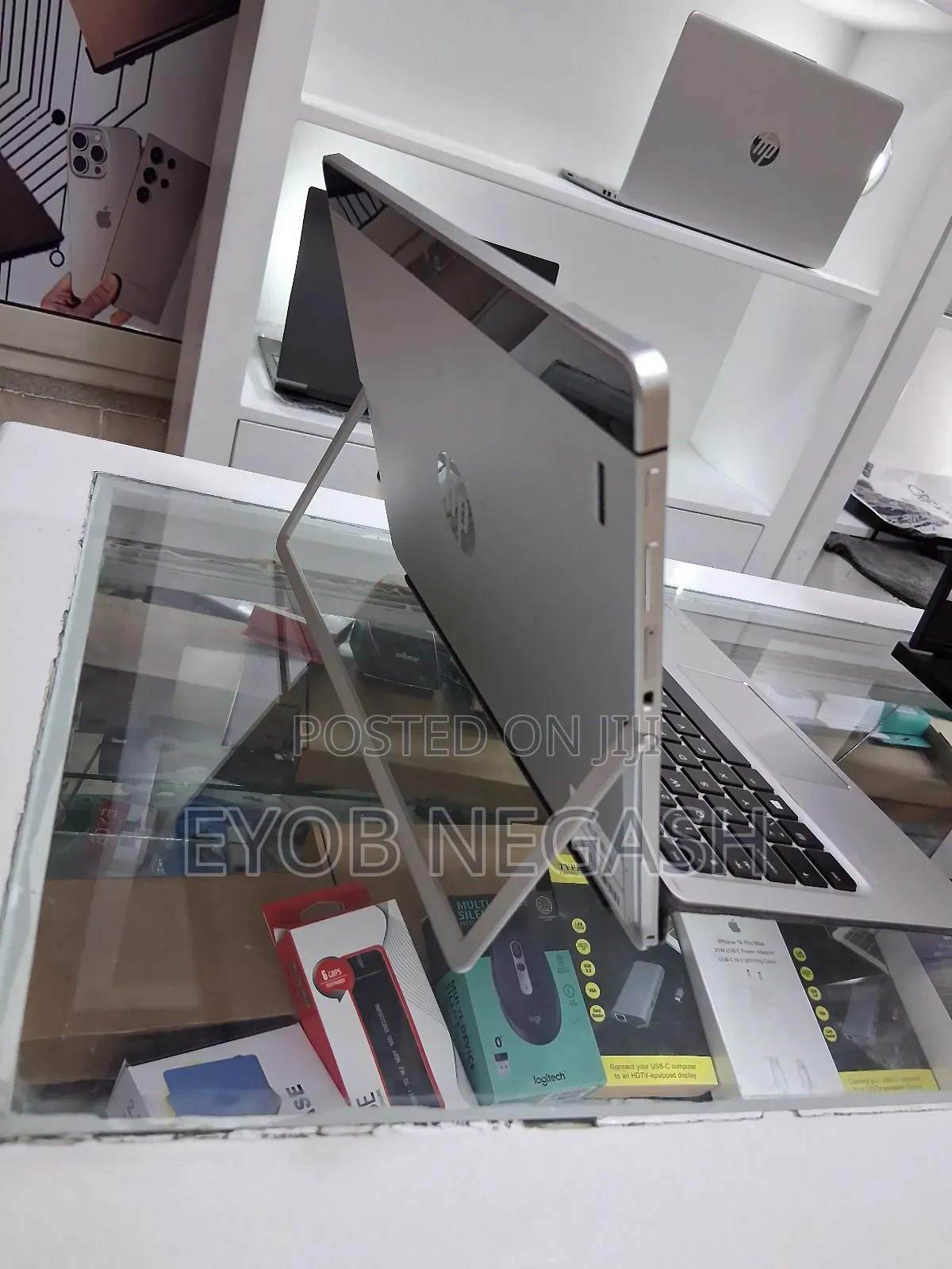 New Laptop HP X2 8GB Intel Core Ultra 5 SSD 256GB