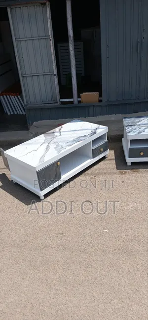 Photo - የመሃል ጠረጴዛ/Center Table