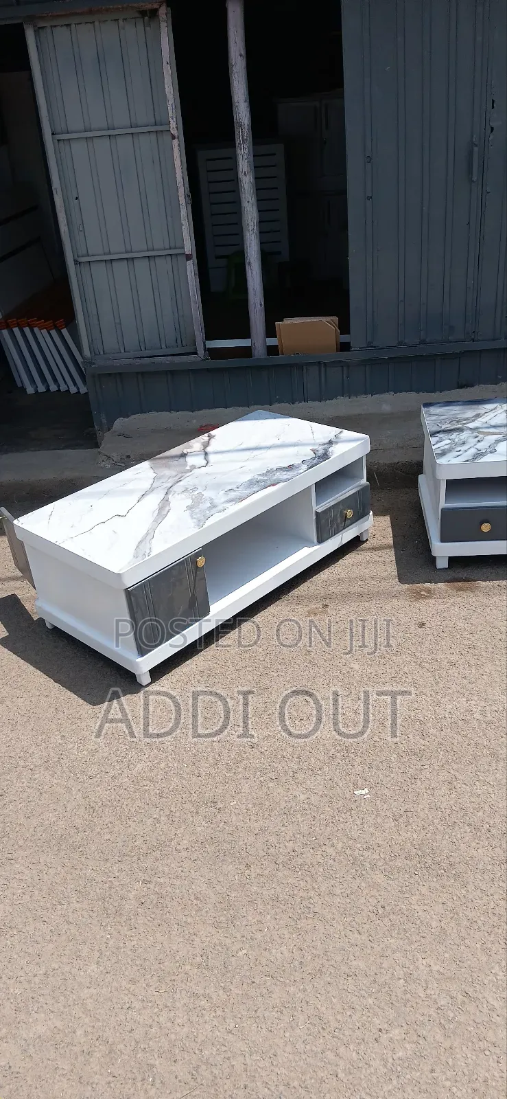 የመሃል ጠረጴዛ/Center Table