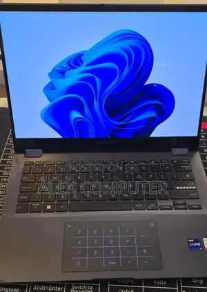 New Laptop Asus VivoBook 15 X505BA 16GB Intel Core I9 SSD 512GB