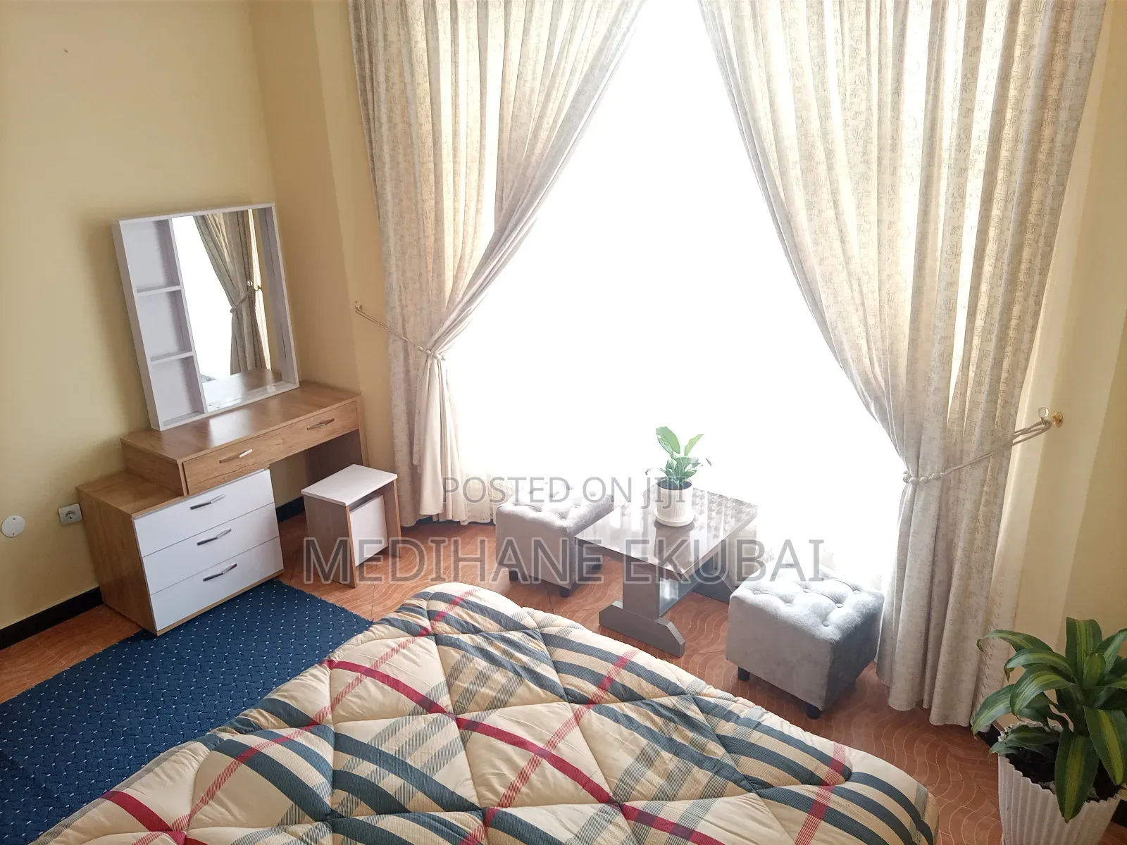 ለንግድ/ለመኖሪያ ከነ እቃው/ያለ እቃውም የሚከራይ G+2
ሰሚት ሳፋሪ - ዮናስ ጨርጨር ጀርባ