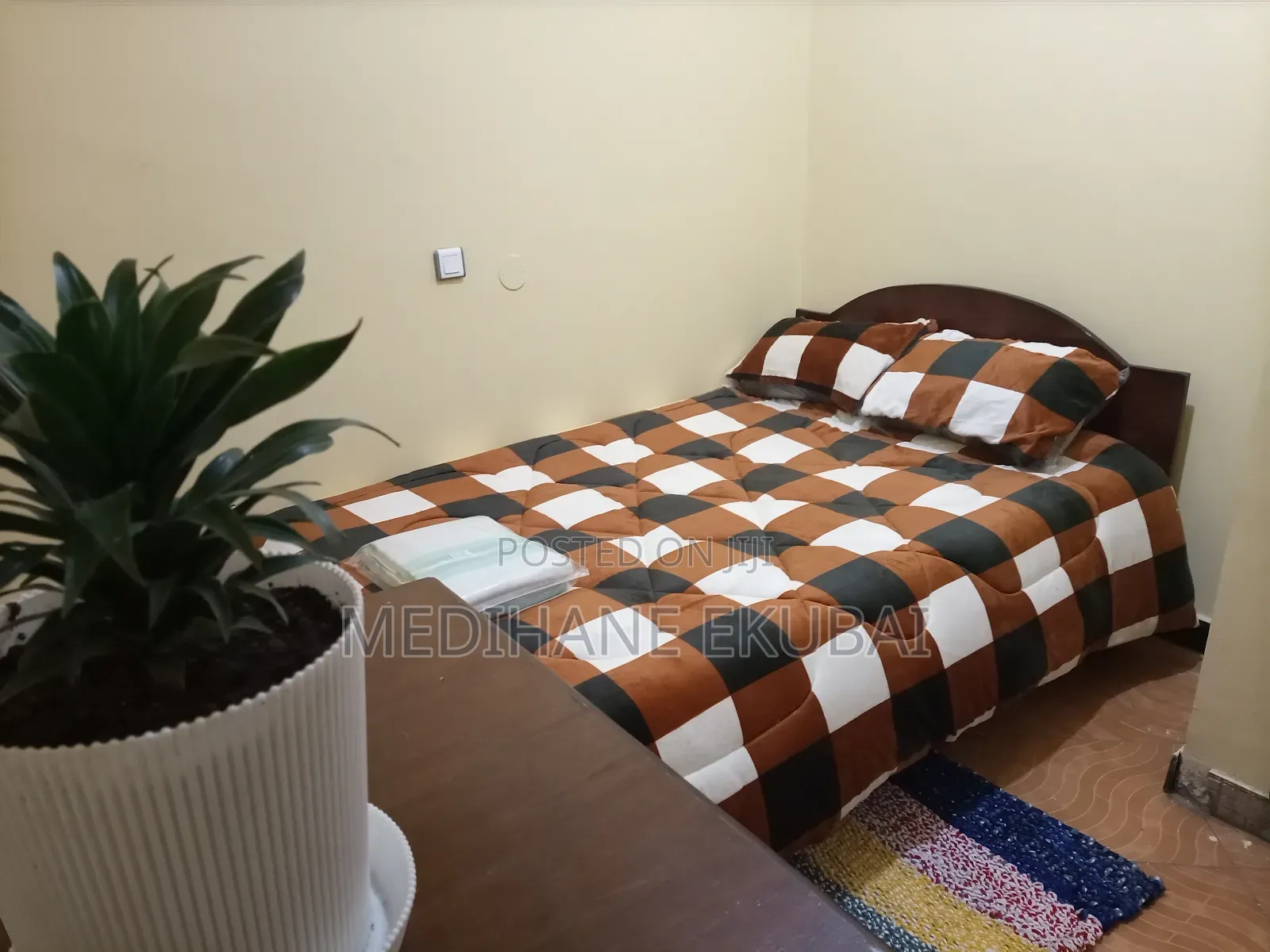 ለንግድ/ለመኖሪያ ከነ እቃው/ያለ እቃውም የሚከራይ G+2
ሰሚት ሳፋሪ - ዮናስ ጨርጨር ጀርባ