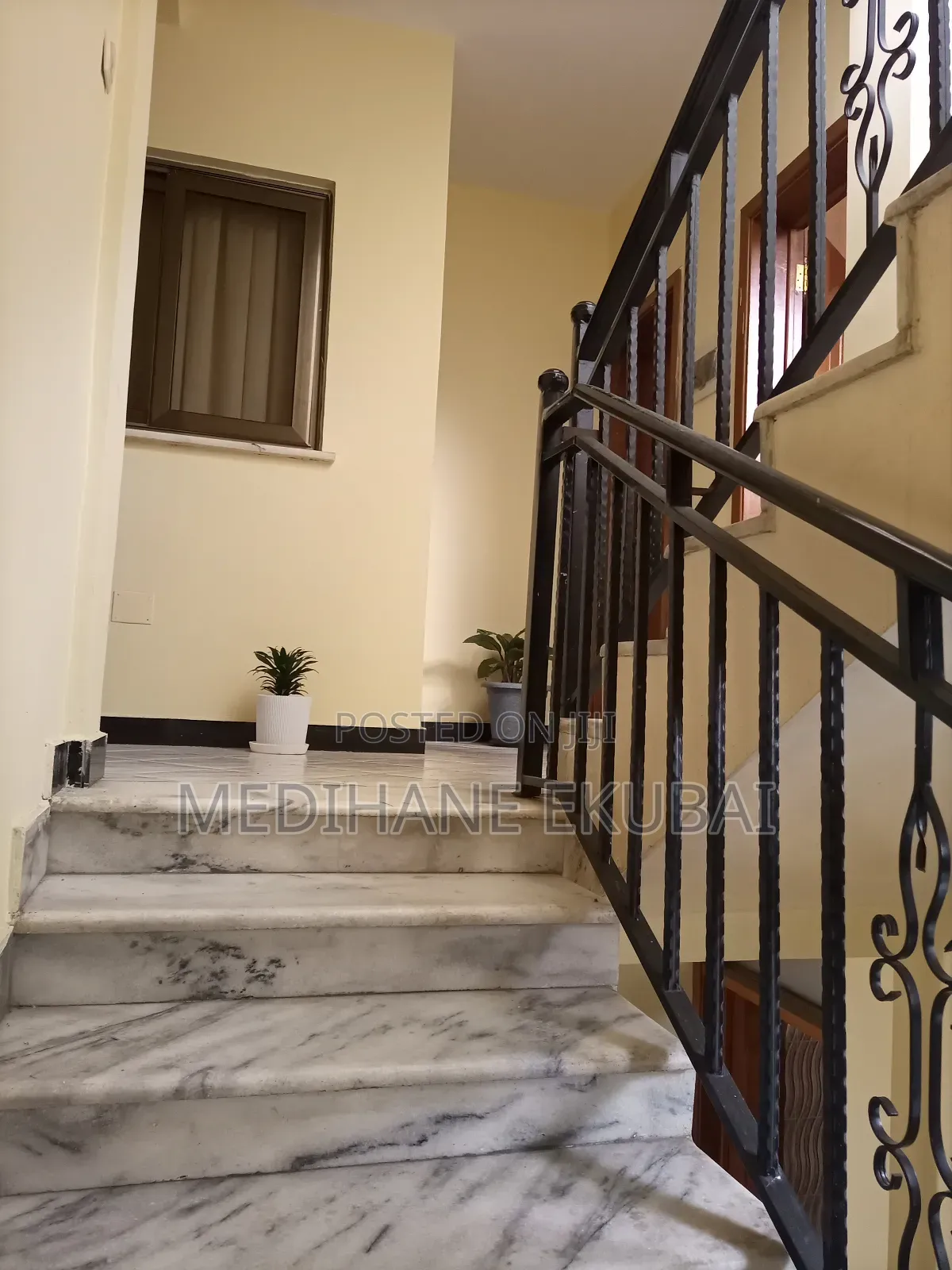 ለንግድ/ለመኖሪያ ከነ እቃው/ያለ እቃውም የሚከራይ G+2
ሰሚት ሳፋሪ - ዮናስ ጨርጨር ጀርባ