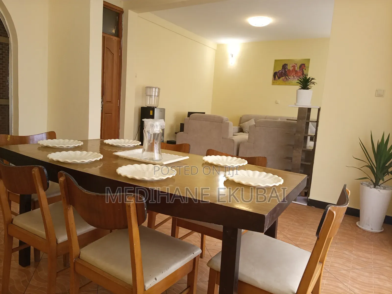 ለንግድ/ለመኖሪያ ከነ እቃው/ያለ እቃውም የሚከራይ G+2
ሰሚት ሳፋሪ - ዮናስ ጨርጨር ጀርባ