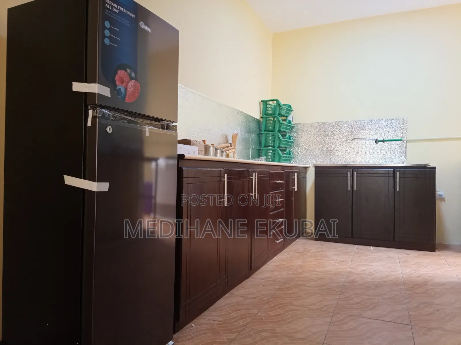 ለንግድ/ለመኖሪያ ከነ እቃው/ያለ እቃውም የሚከራይ G+2
ሰሚት ሳፋሪ - ዮናስ ጨርጨር ጀርባ