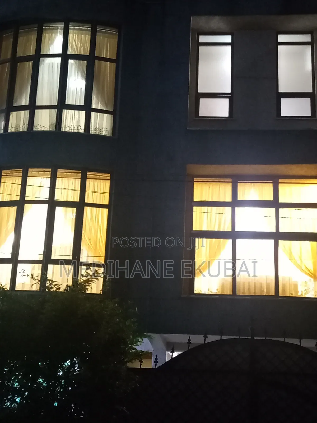 ለንግድ/ለመኖሪያ ከነ እቃው/ያለ እቃውም የሚከራይ G+2
ሰሚት ሳፋሪ - ዮናስ ጨርጨር ጀርባ