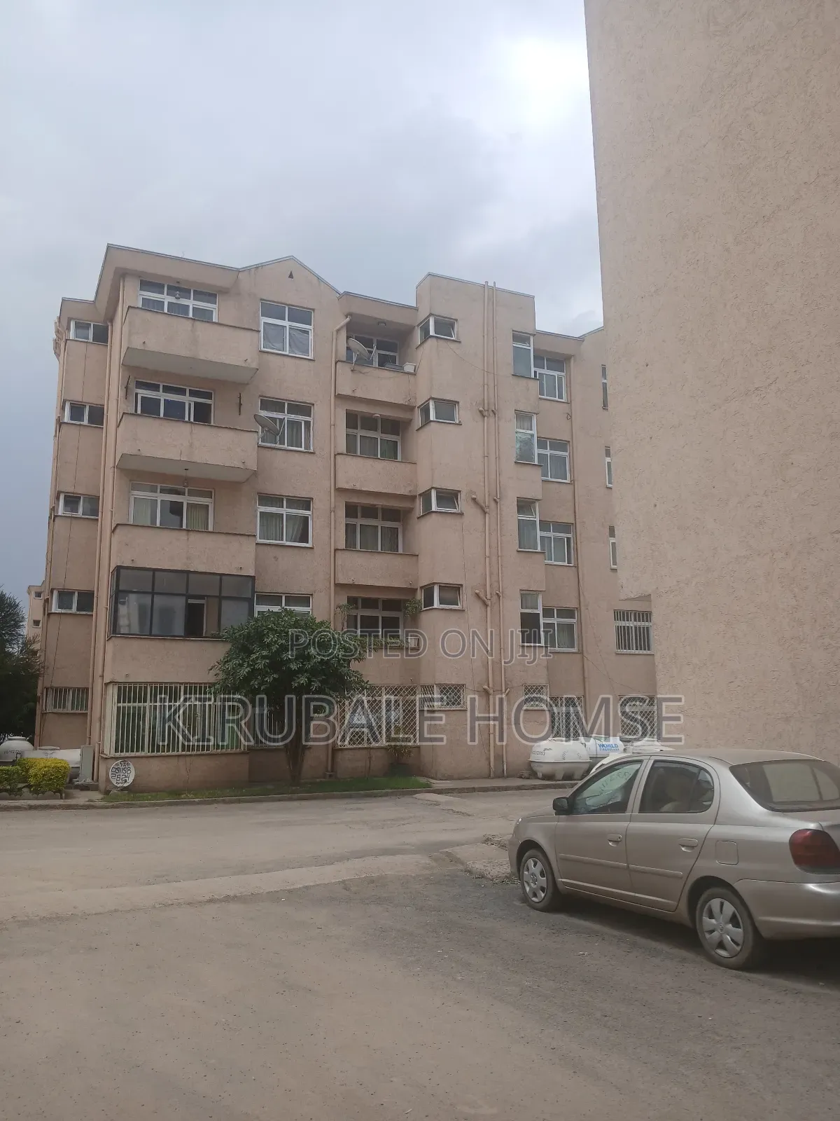 3bdrm Apartment in Camc Sunshine, Bole for rent
