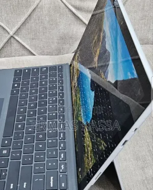 New Laptop Microsoft Surface Pro 6 8GB Intel Core I7 SSD 256GB