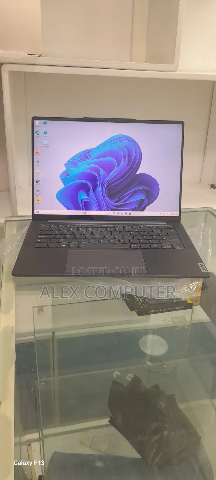 New Laptop Lenovo Yoga 700 32GB Intel Core I7 SSD 1T