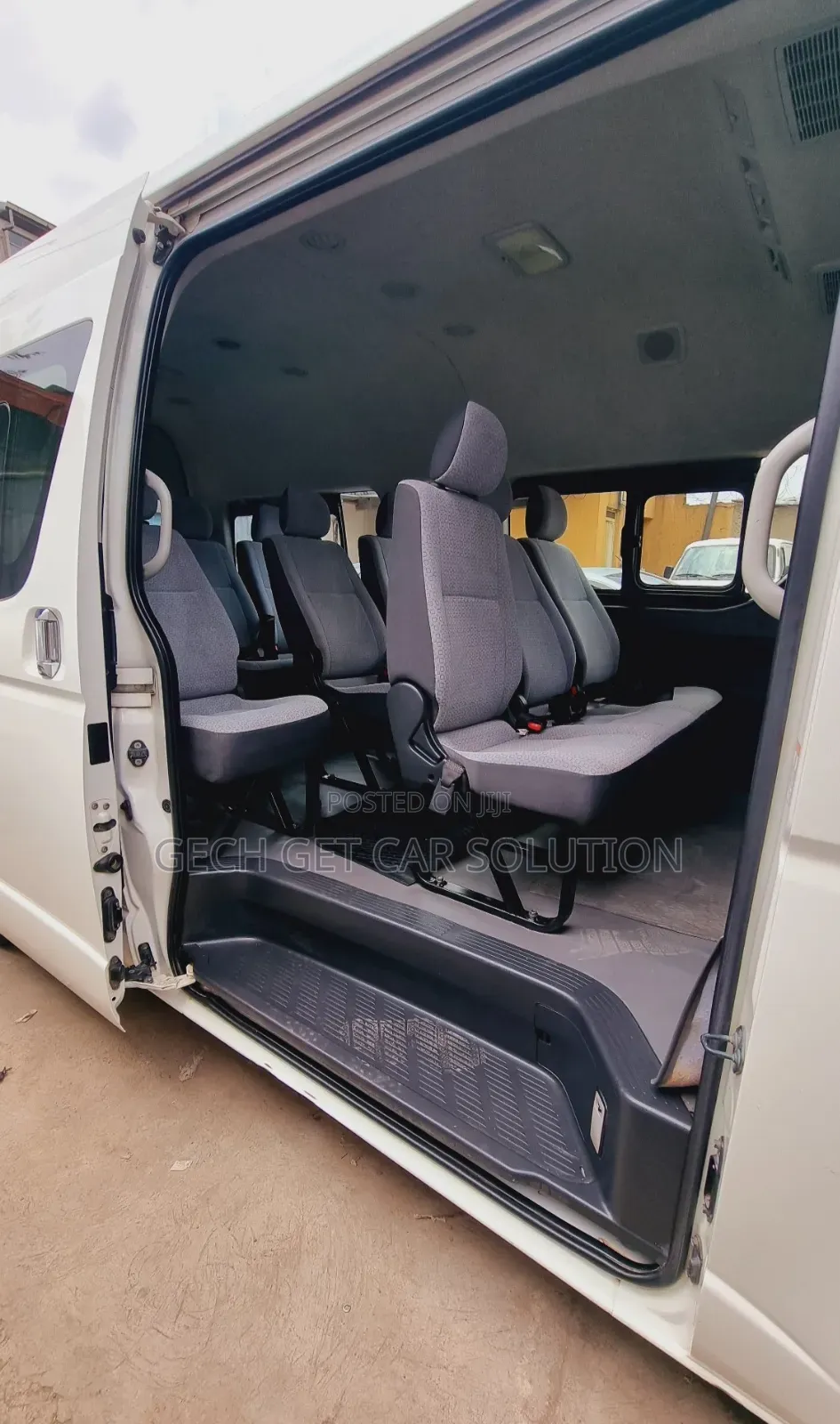 Toyota HiAce 2017 White