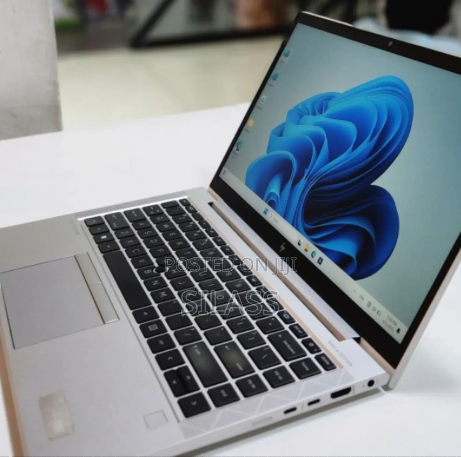 New Laptop HP EliteBook 840 G8 16GB Intel Core i5 SSD 512GB