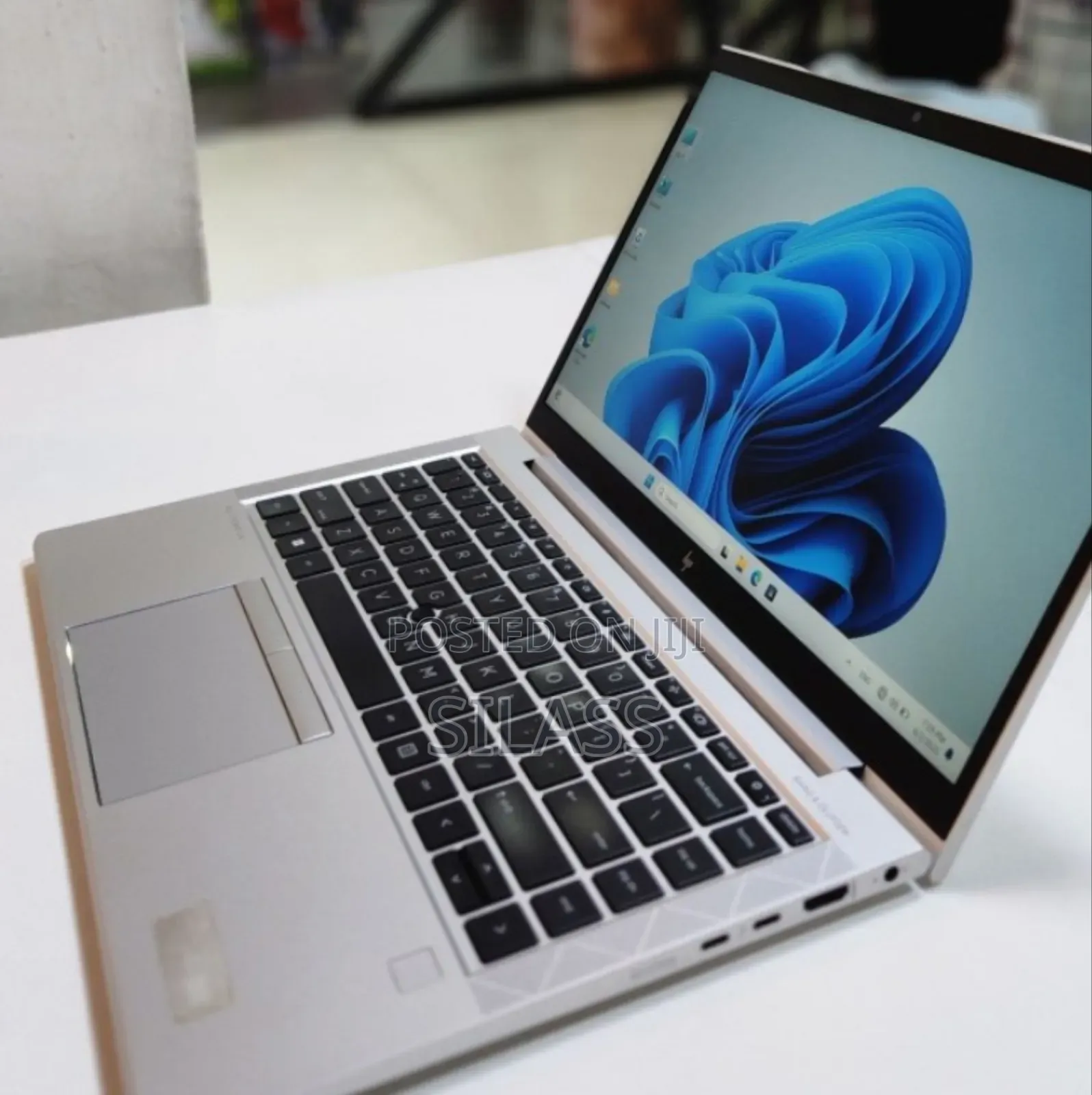 New Laptop HP EliteBook 840 G8 16GB Intel Core i5 SSD 512GB