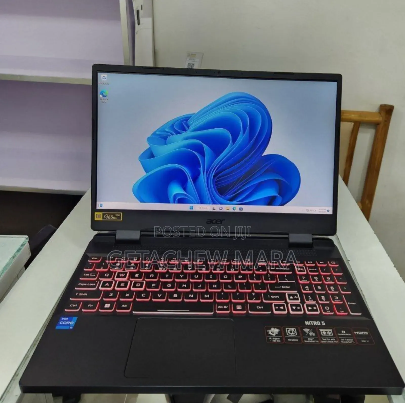 New Laptop Apple MacBook Pro 2017 16GB Intel Core I5 SSD 256GB