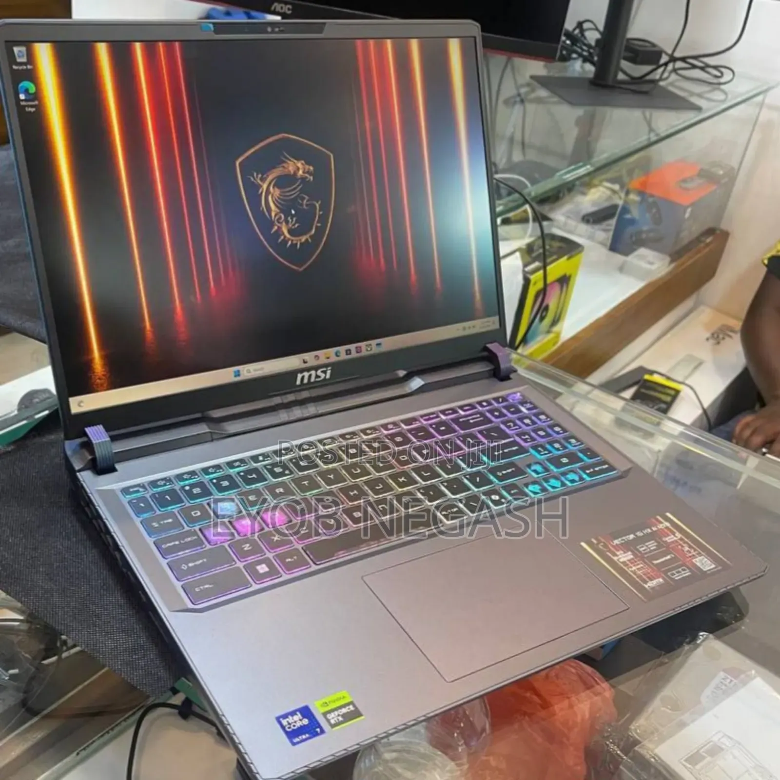 New Laptop MSI Vector GP68 HX 13V 16GB Intel Core Ultra 7 SSD 1T