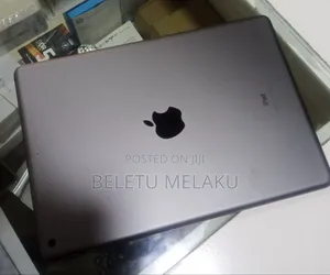 New Apple iPad 10.2 (2021) 256 GB Red