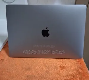 New Laptop Apple MacBook Pro 2017 16GB Intel Core I5 SSD 256GB