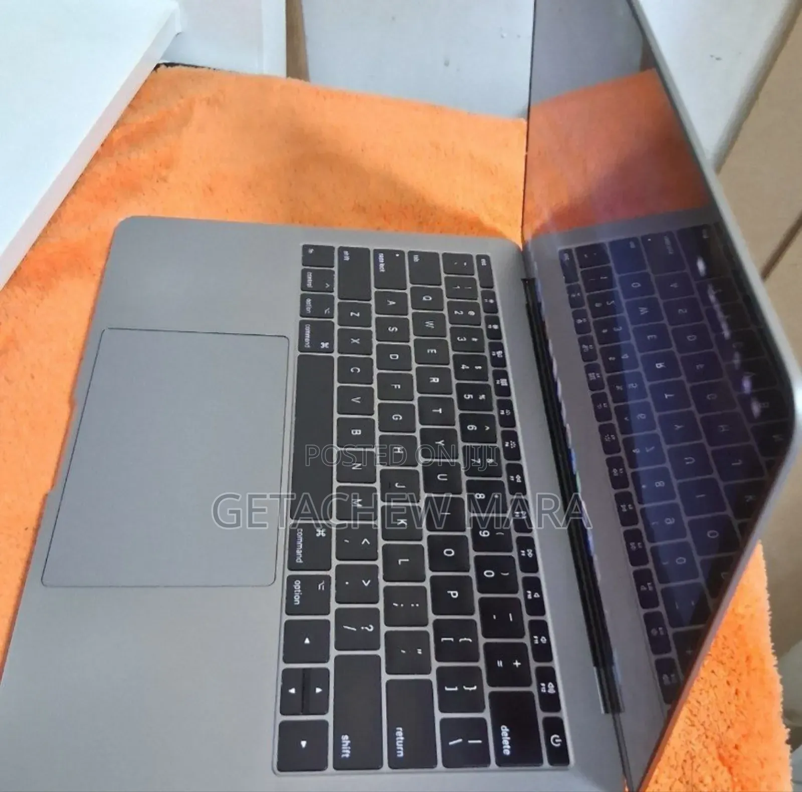 New Laptop Apple MacBook Pro 2017 16GB Intel Core I5 SSD 256GB