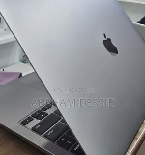 Photo - New Laptop Apple MacBook Air 2020 M1 8GB Intel Core Ultra 7 SSD 256GB