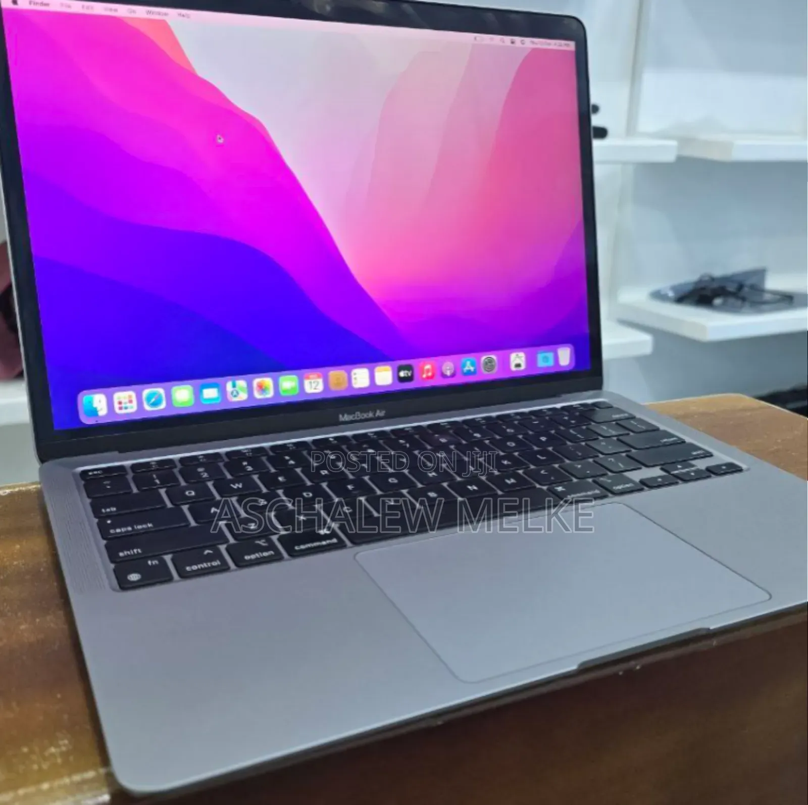 New Laptop Apple MacBook Air 2020 M1 8GB Apple M1 SSD 256GB