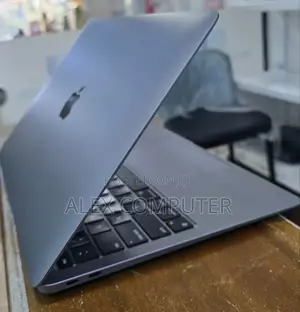 New Laptop Apple MacBook Pro 2020 M1 8GB Apple M1 SSD 256GB