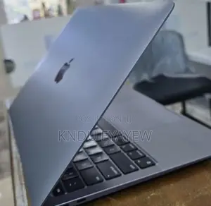 New Laptop Apple MacBook 8GB Intel Core Ultra 7 SSD 256GB