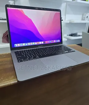 Photo - New Laptop Apple MacBook Air 2020 8GB Apple M1 SSD 256GB