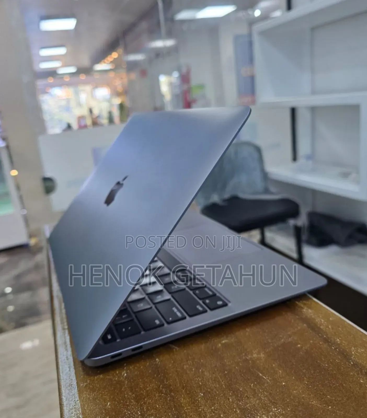 New Laptop Apple MacBook Air 2020 M1 8GB Apple M1 SSD 256GB