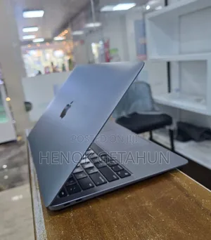 New Laptop Apple MacBook Air 2020 M1 8GB Apple M1 SSD 256GB