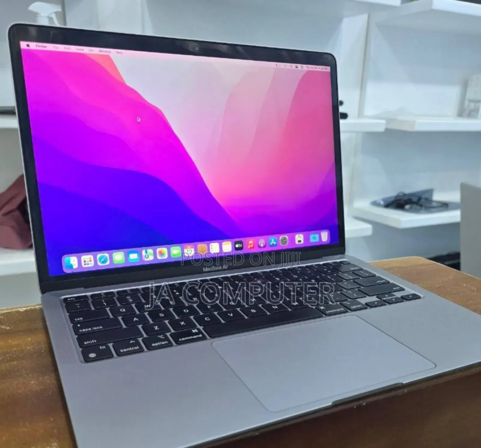New Laptop Apple MacBook Air 2020 M1 8GB Apple M1 SSD 256GB