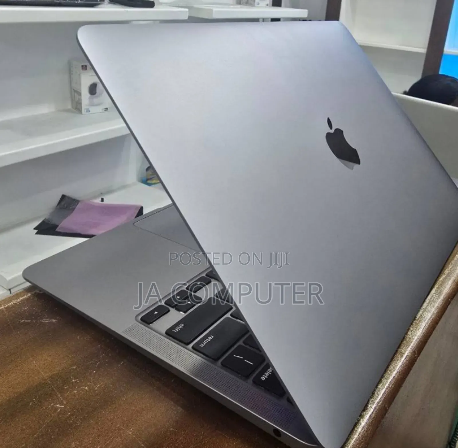 New Laptop Apple MacBook Air 2020 M1 8GB Apple M1 SSD 256GB