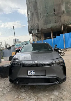 Photo - Toyota bZ4X 2023 Gray