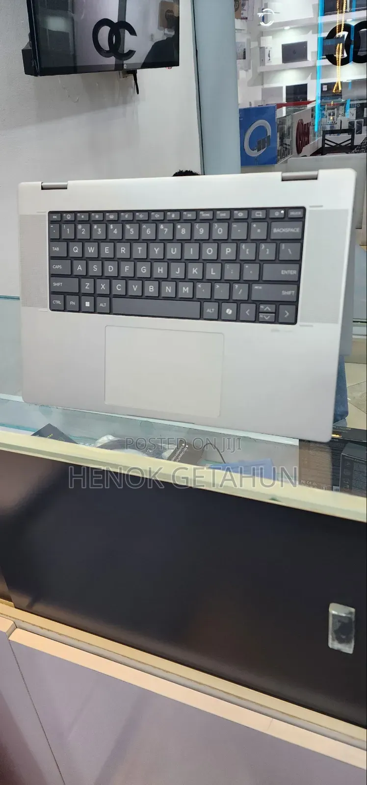 New Laptop HP Envy X360 16GB Intel Core I7 SSD 1T