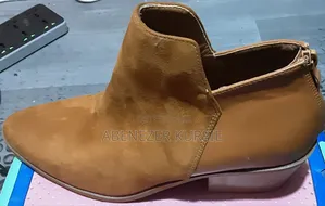 Photo - Creamish Female Boots(Short)